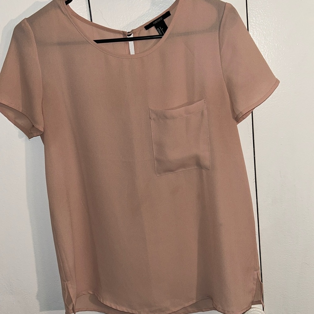 Forever21 top. Size small. Blush pink color.